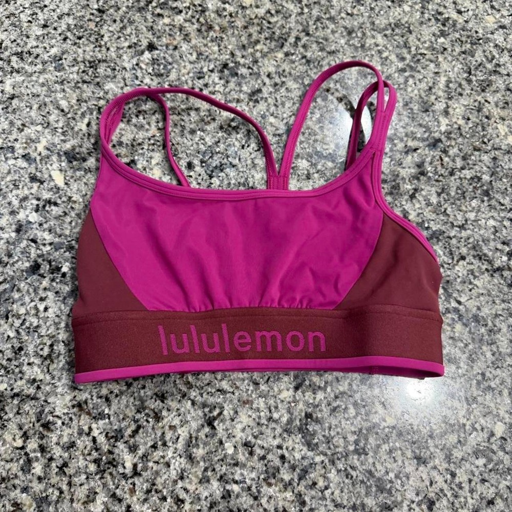 Lululemon Logo Train Strappy Bra Light Support B/C Cup Red Merlot Magenta Size 4
